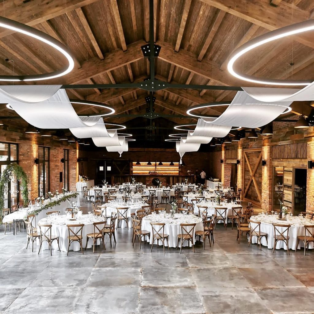priestor na svadby ruzina momoland luxusna stodola